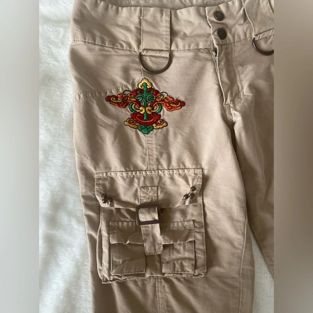 VINTAGE Y2K Khaki Embroidered Low Rise Cargo Pants - Picture 6 of 9